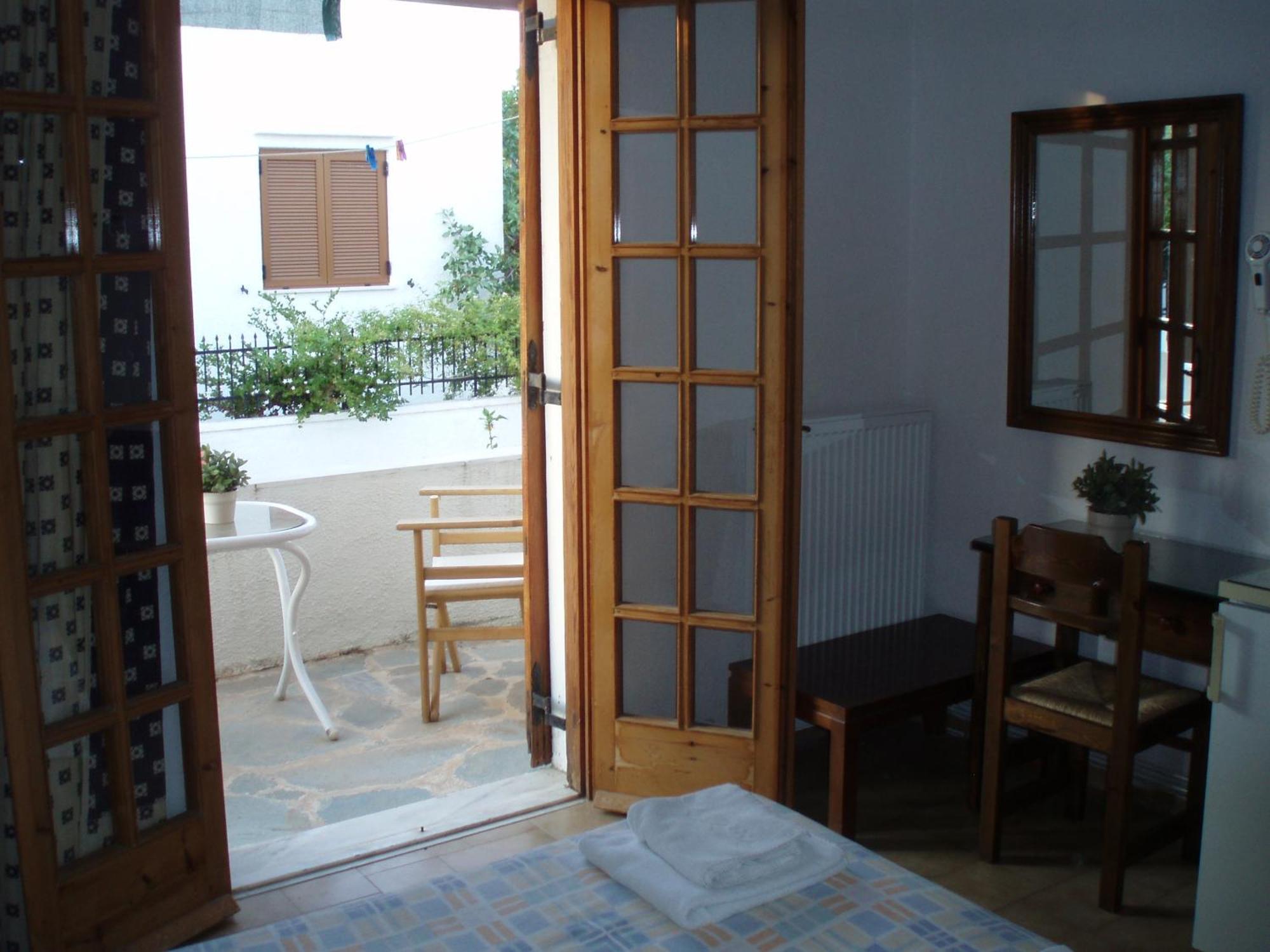 Pantazis Studios Aegina Exteriör bild