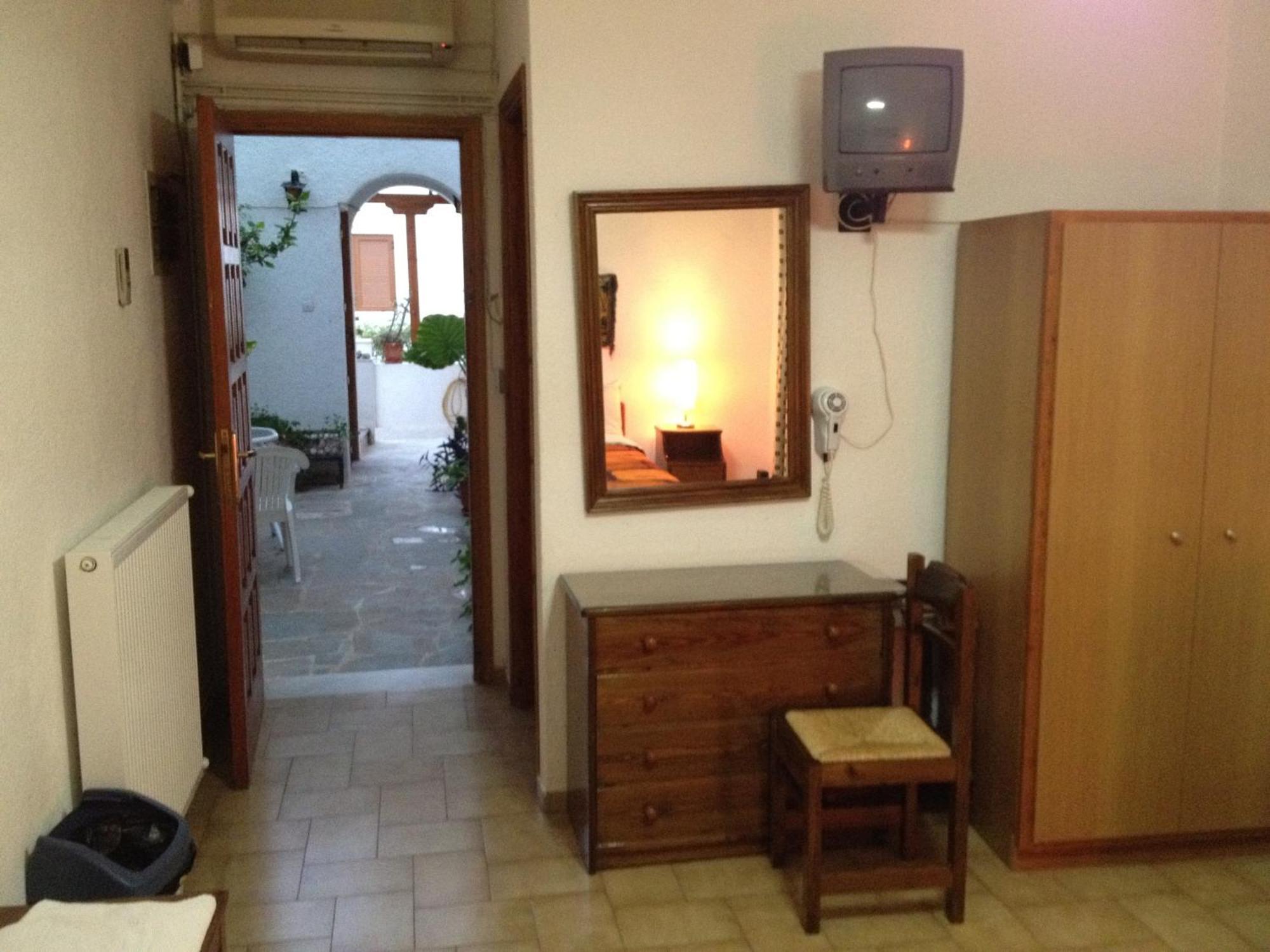 Pantazis Studios Aegina Exteriör bild