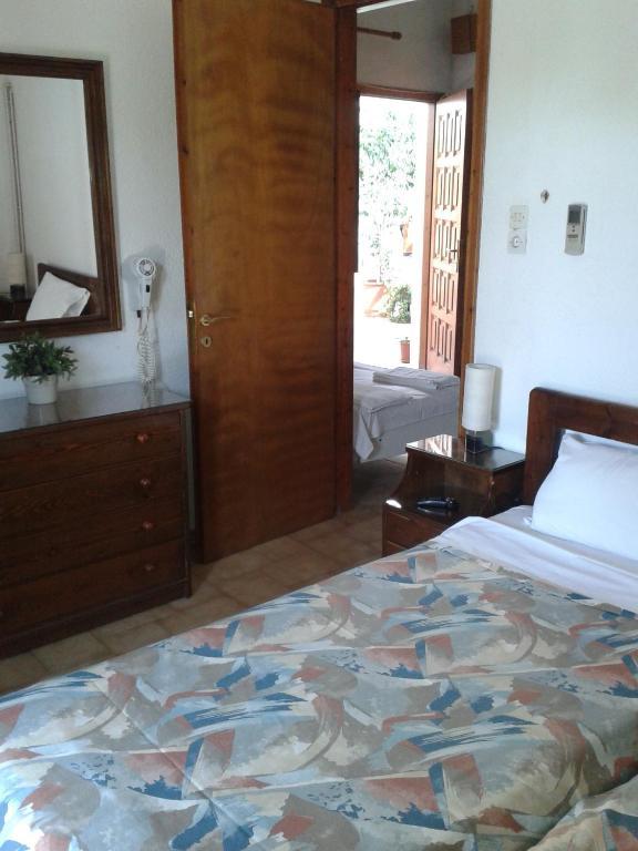 Pantazis Studios Aegina Rum bild
